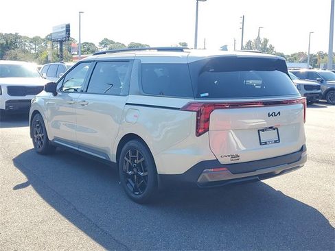 New 2026 Kia Carnival SX w/ SX Dark Edition Package image 4