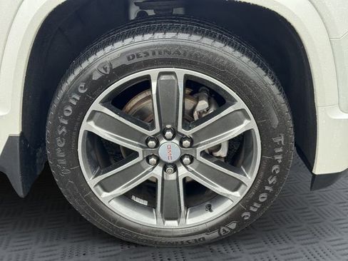 Used 2017 GMC Acadia Denali w/ Technology Package AWD/4WD image 30