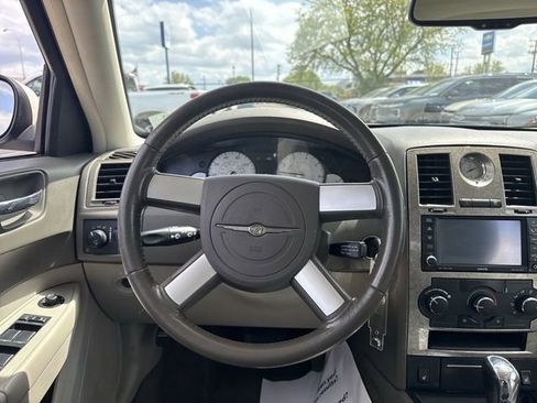 Used 2008 Chrysler 300 Touring RWD image 19