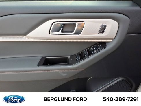 New 2026 Ford Explorer Active w/ Active Comfort Package image 12