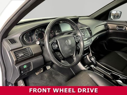 Used 2017 Honda Accord Sport image 14