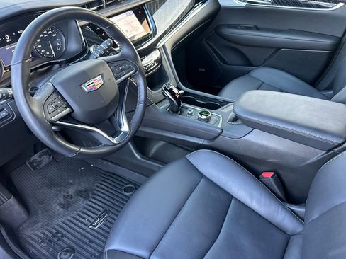 Used 2025 Cadillac XT6 Premium Luxury w/ Technology Package image 10