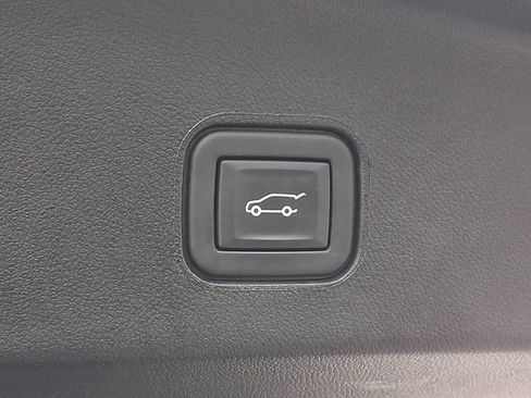 Used 2024 Cadillac Lyriq Luxury AWD/4WD image 31