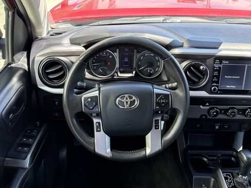 Used 2020 Toyota Tacoma SR5 image 12