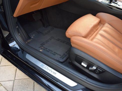 Used 2018 BMW 530e w/ Premium Package 2 RWD image 41