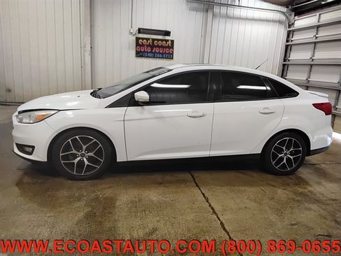 Used 2017 Ford Focus SEL FWD image 5