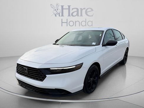 Used 2025 Honda Accord SE image 1