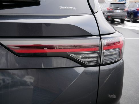 Used 2025 Mitsubishi Outlander SE image 18