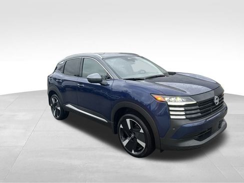 Certified 2025 Nissan Kicks SR image 9