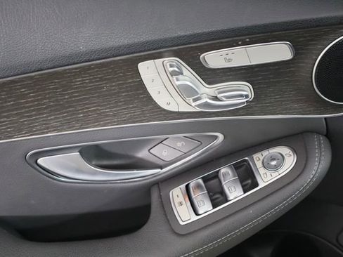 Used 2019 Mercedes-Benz C 300 Sedan image 19