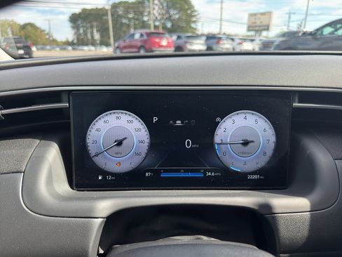 Used 2024 Hyundai Tucson Limited image 11