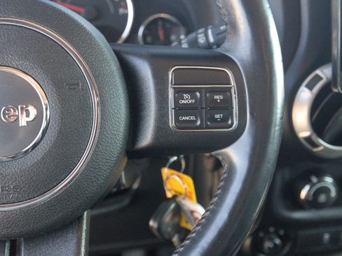 Used 2017 Jeep Wrangler Unlimited Sahara AWD/4WD image 17