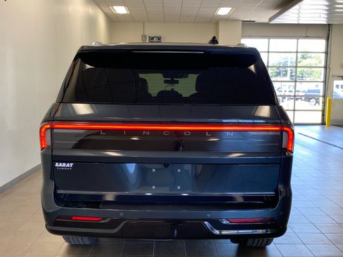 New 2026 Lincoln Navigator Reserve AWD/4WD image 6