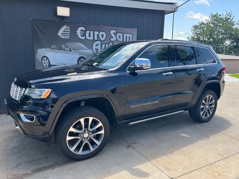 Used 2017 Jeep Grand Cherokee Overland AWD/4WD image 2