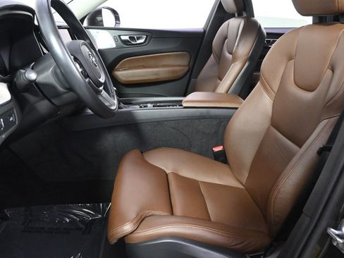 Used 2018 Volvo XC60 T6 Inscription w/ Convenience Package image 13