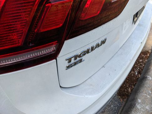 Used 2019 Volkswagen Tiguan SEL Premium image 12