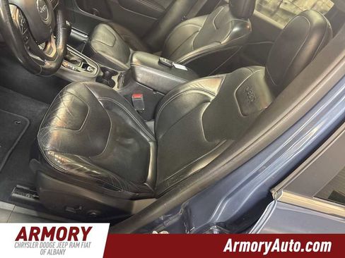 Used 2019 Jeep Cherokee Limited image 13