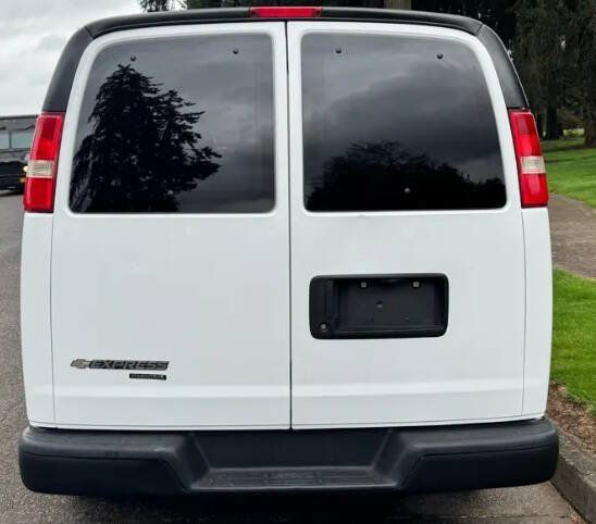 Used 2014 Chevrolet Express 2500 LS RWD image 4