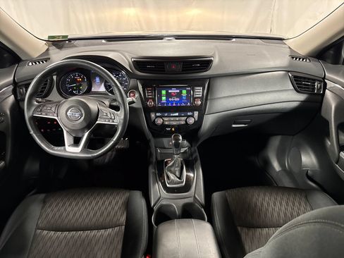 Used 2018 Nissan Rogue SV w/ Premium Package AWD/4WD image 4
