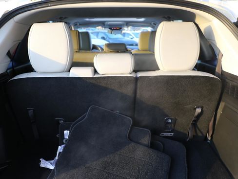 Certified 2025 MAZDA CX-90 3.3 Turbo w/ Preferred Package image 10