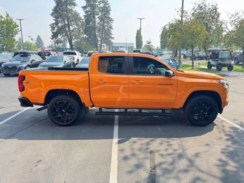 Used 2025 Chevrolet Colorado Z71 w/ Technology Package AWD/4WD image 6