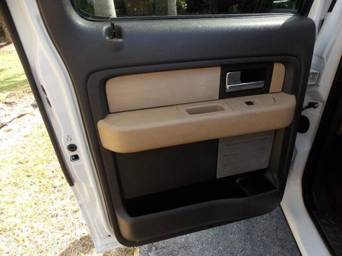 Used 2013 Ford F150 XLT w/ Mid Equipment Group image 17