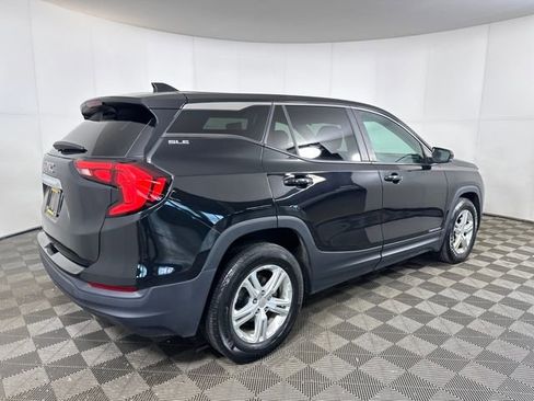 Used 2021 GMC Terrain SLE image 3