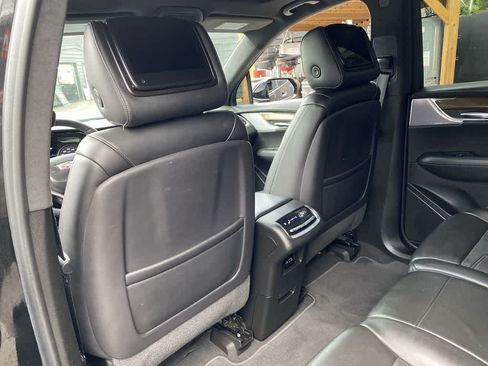 Used 2020 Cadillac XT6 Premium Luxury w/ Platinum Package AWD/4WD image 17