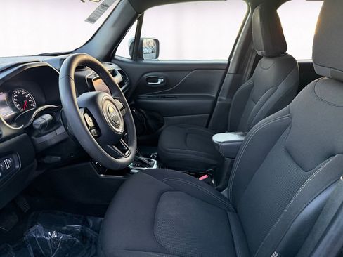 Used 2022 Jeep Renegade Altitude image 9