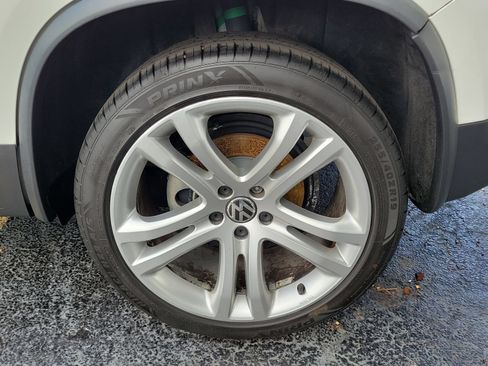 Used 2012 Volkswagen Tiguan SEL AWD/4WD image 10