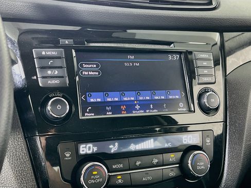 Used 2020 Nissan Rogue Sport SV AWD/4WD image 14