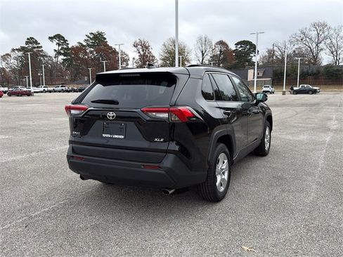 Used 2021 Toyota RAV4 XLE image 5