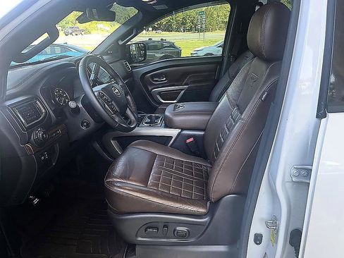 Used 2024 Nissan Titan Platinum Reserve w/ Moonroof Package AWD/4WD image 11
