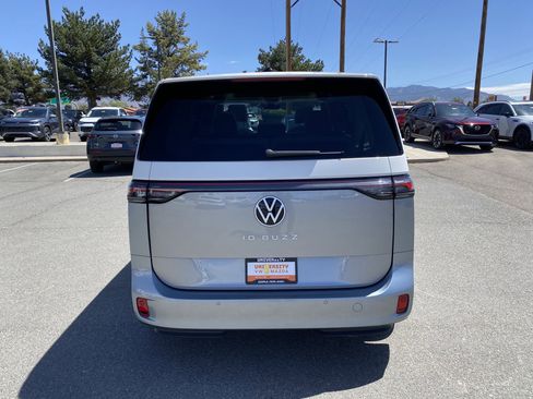 Used 2025 Volkswagen ID. Buzz 1st Edition image 45