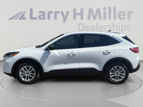 Used 2022 Ford Escape SE AWD/4WD image 2