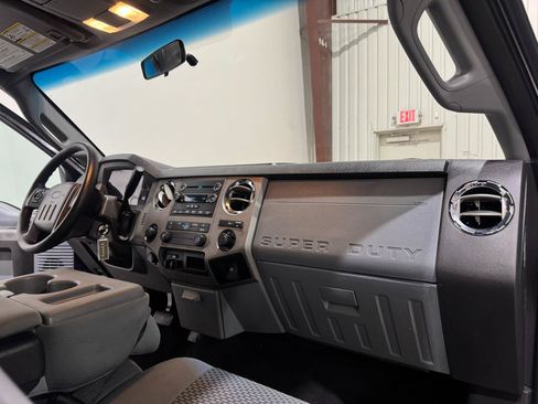 Used 2012 Ford F250 XLT w/ XLT Interior Pkg AWD/4WD image 11