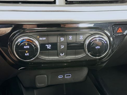 Used 2024 Chevrolet Trax LT image 22