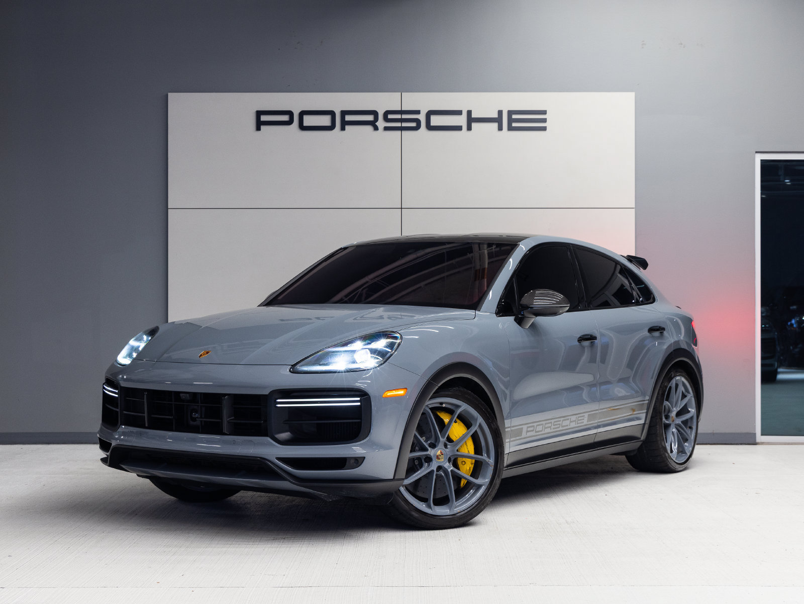 Certified 2023 Porsche Cayenne Turbo GT AWD/4WD image 1