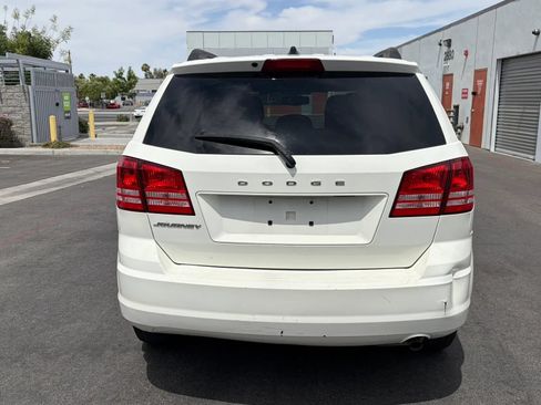 Used 2016 Dodge Journey SE w/ Flexible Seating Group FWD image 4