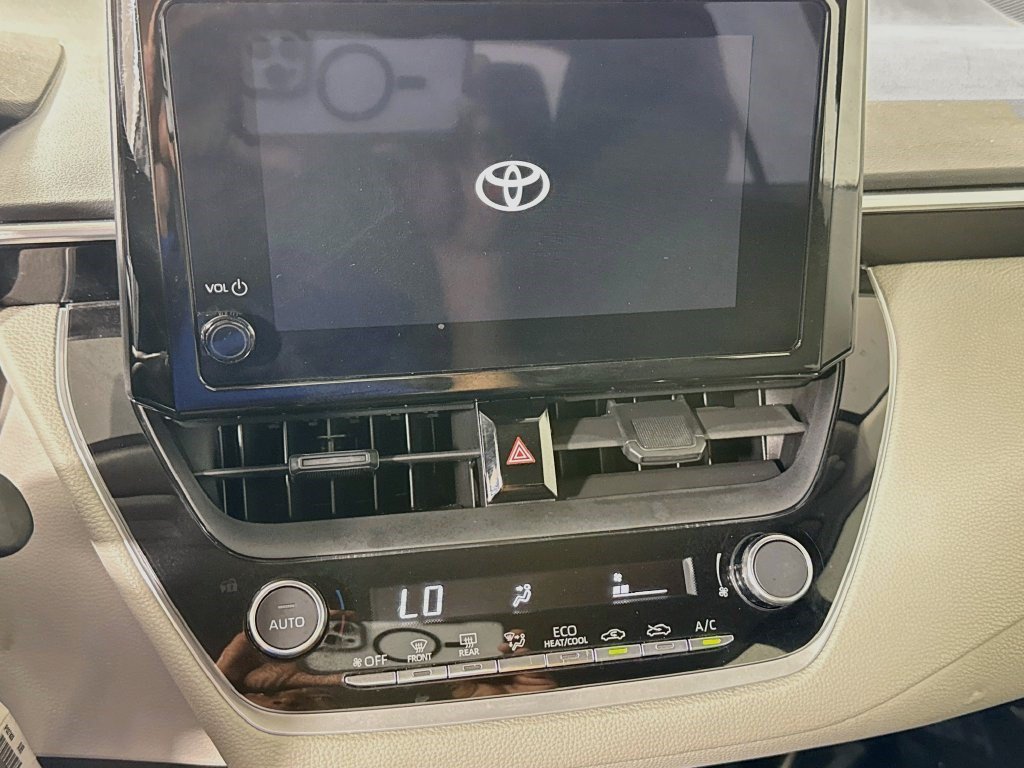 Used 2023 Toyota Corolla LE FWD image 17