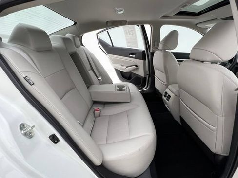 Used 2020 Nissan Altima 2.5 Platinum AWD/4WD image 15