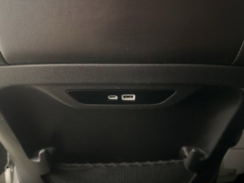 Used 2024 Chrysler Pacifica Touring-L image 26