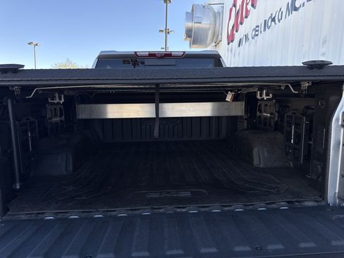 Used 2024 GMC Sierra 1500 AT4 w/ Technology Package image 4