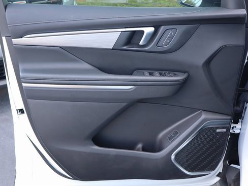 New 2025 Buick Enclave Preferred image 9