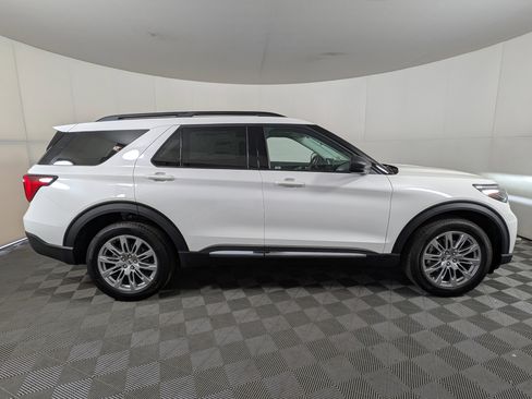 New 2025 Ford Explorer Active w/ Active Comfort Package image 8