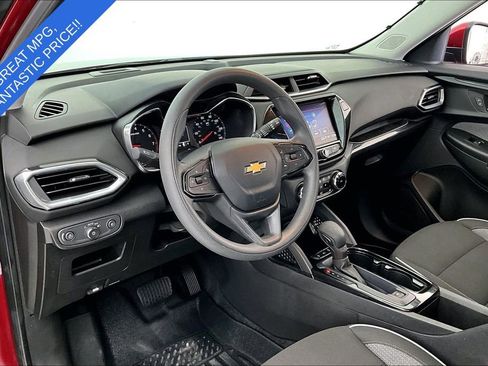 Used 2023 Chevrolet TrailBlazer LT w/ Convenience Package image 18