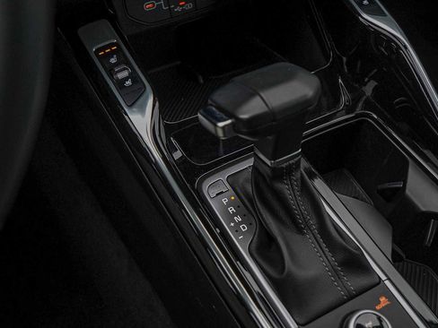 Certified 2025 Kia Sorento SX image 17