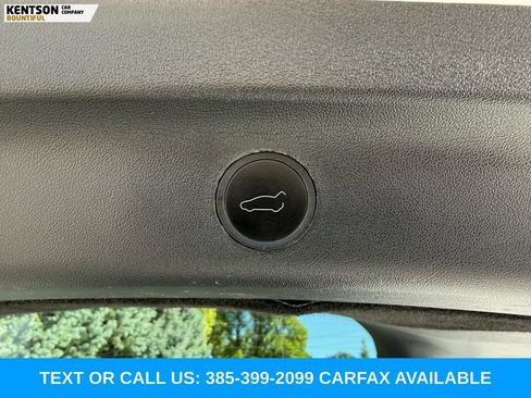 Used 2024 Tesla Model Y Long Range AWD/4WD image 31
