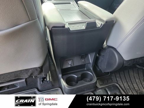 Used 2025 Toyota Sienna XLE w/ XLE Plus Package FWD image 27