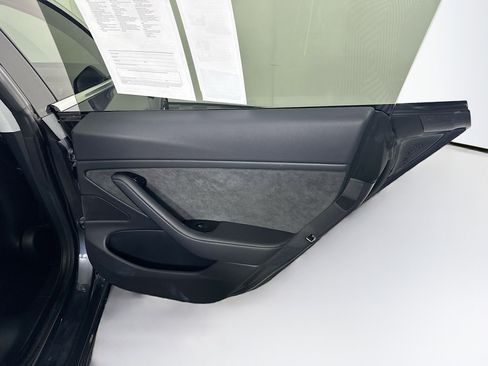 Used 2018 Tesla Model 3 Long Range image 28